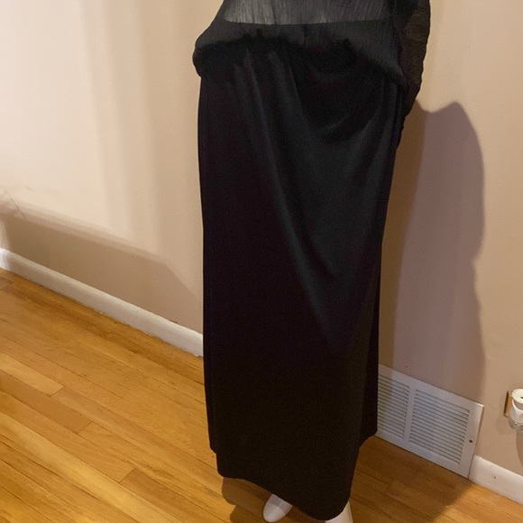 Long black skirt - Picture 4 of 4